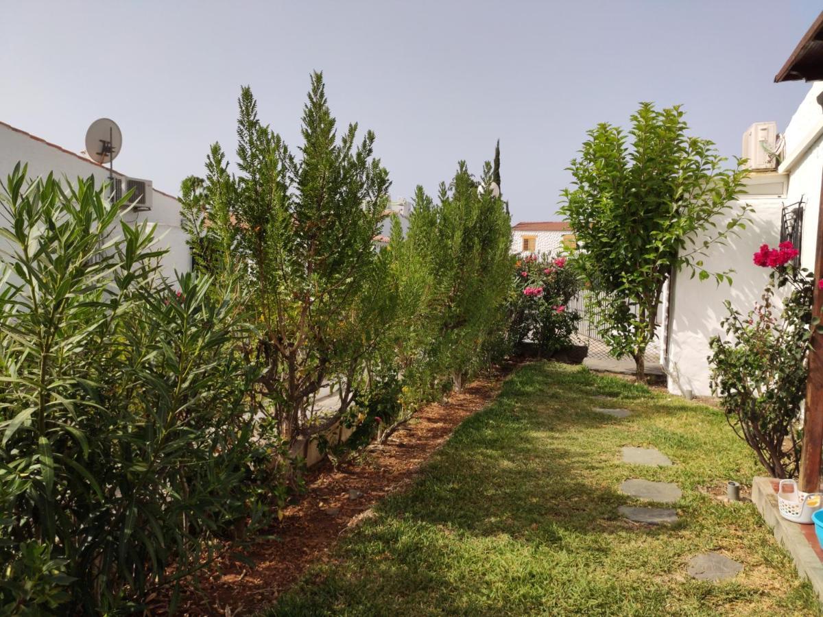 Lovely 2 Bedroom Bungalow With Parking Μασπαλόμας Εξωτερικό φωτογραφία