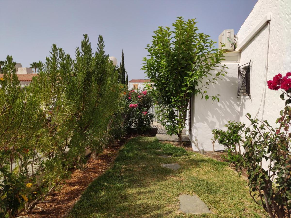 Lovely 2 Bedroom Bungalow With Parking Μασπαλόμας Εξωτερικό φωτογραφία