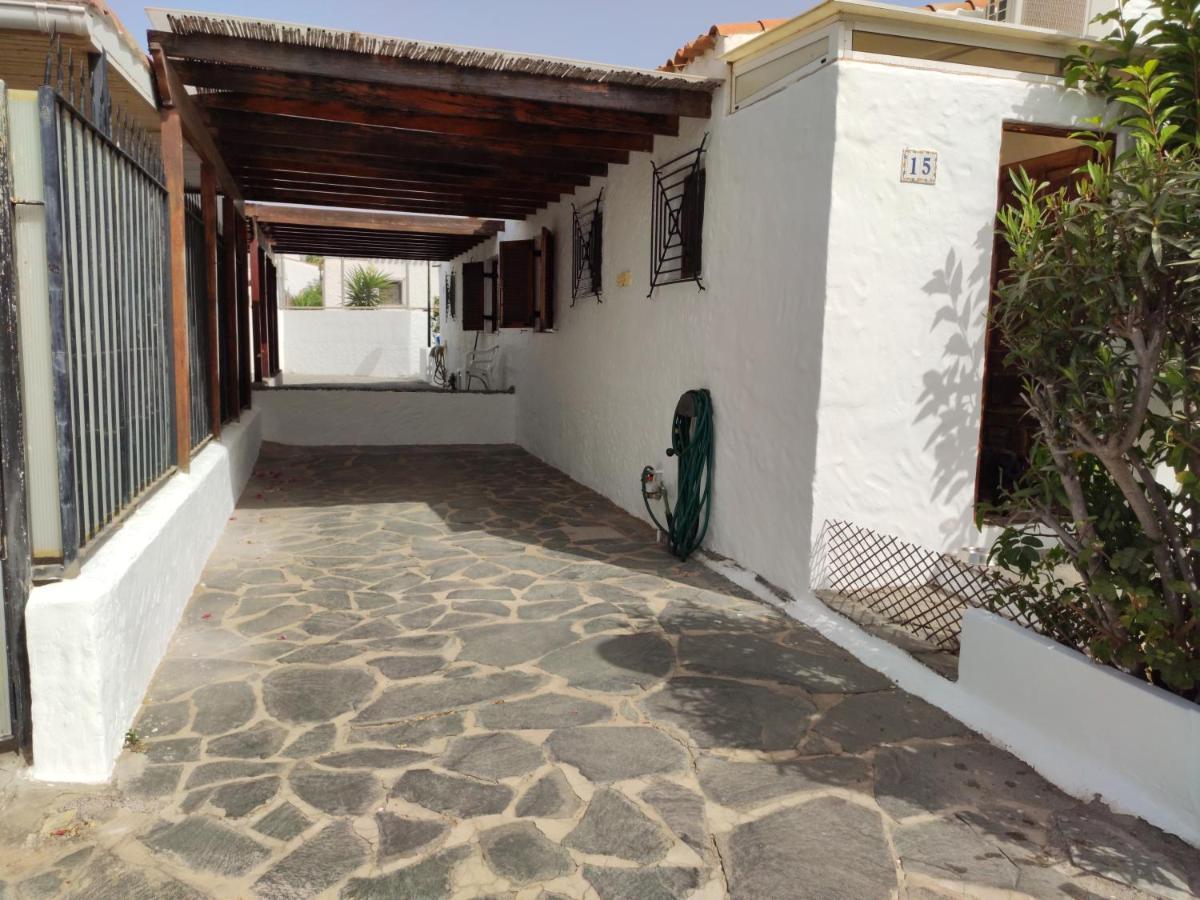 Lovely 2 Bedroom Bungalow With Parking Μασπαλόμας Εξωτερικό φωτογραφία