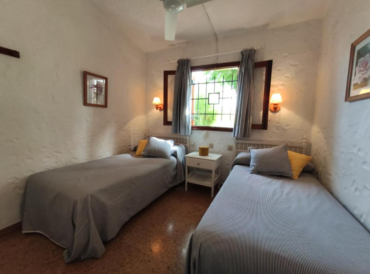 Lovely 2 Bedroom Bungalow With Parking Μασπαλόμας Εξωτερικό φωτογραφία
